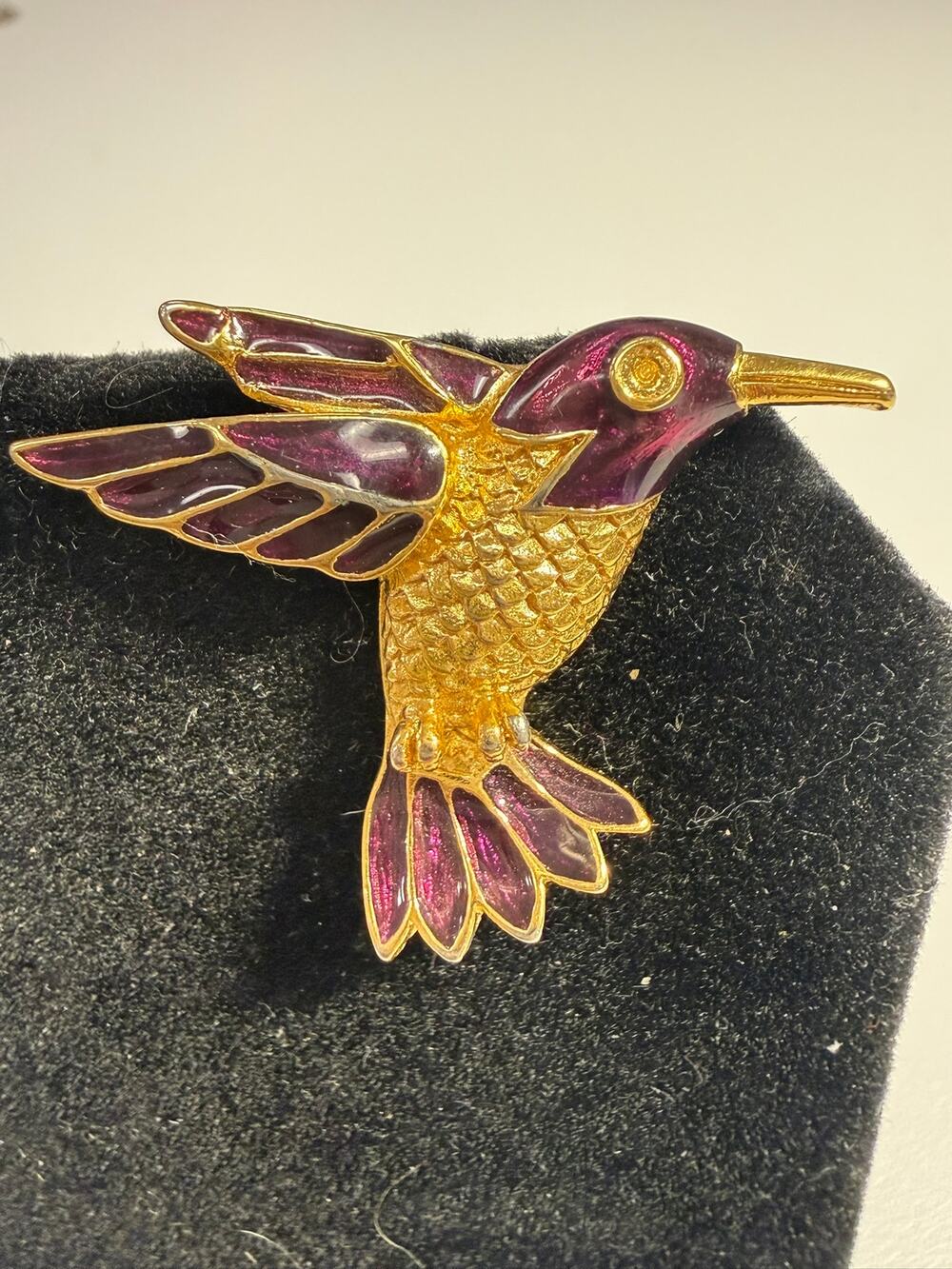 Vintage Trifari Hummingbird Brooch Purple Enamel Gold Tone Signed Bird Pin
